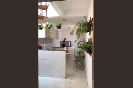 Casa à venda com 3 quartos, 217m² em Jardim do Estádio, Santo André
