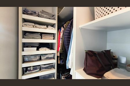 Apartamento à venda com 80m², 2 quartos e 1 vaga Apartamento à venda com 80m², 2 quartos e 1 vagaCloset do Quarto 1