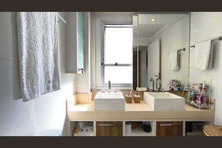 Apartamento à venda com 80m², 2 quartos e 1 vaga Apartamento à venda com 80m², 2 quartos e 1 vagaBanheiro