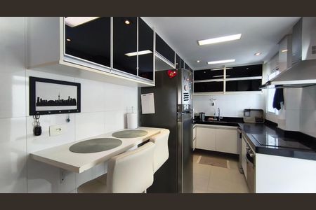 Apartamento à venda com 80m², 2 quartos e 1 vaga Apartamento à venda com 80m², 2 quartos e 1 vagaCozinha