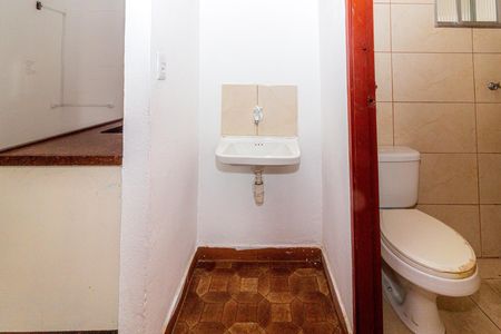 Banheiro de apartamento para alugar com 2 quartos, 56m² em Conjunto Habitacional Brigadeiro Faria Lima, São Paulo