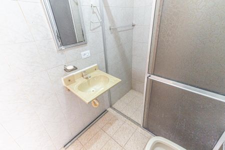 Banheiro de apartamento para alugar com 1 quarto, 27m² em Vila Prudente, São Paulo