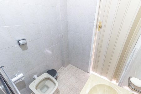 Banheiro de apartamento para alugar com 1 quarto, 27m² em Vila Prudente, São Paulo