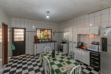 Casa à venda com 250m², 3 quartos e 1 vaga Casa à venda com 250m², 3 quartos e 1 vagaCozinha