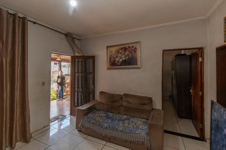 Casa à venda com 250m², 3 quartos e 1 vaga Casa à venda com 250m², 3 quartos e 1 vagaSala de TV