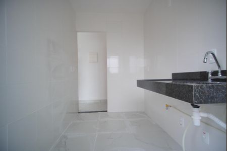 Cozinha de apartamento à venda com 2 quartos, 55m² em Jardim Itu, Porto Alegre