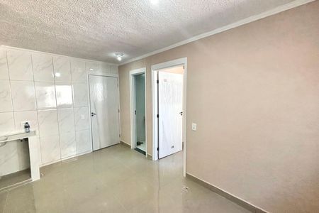Sala de apartamento para alugar com 2 quartos, 34m² em Vila Silvia, São Paulo