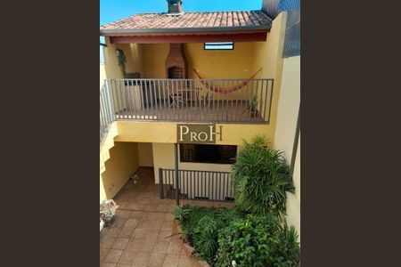 Casa à venda com 3 quartos, 204m² em Utinga, Santo André
