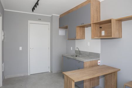 Sala e Cozinha de apartamento para alugar com 1 quarto, 27m² em Vila Romana, São Paulo