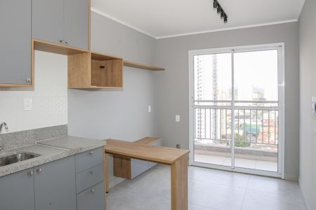 Sala e Cozinha de apartamento para alugar com 1 quarto, 27m² em Vila Romana, São Paulo