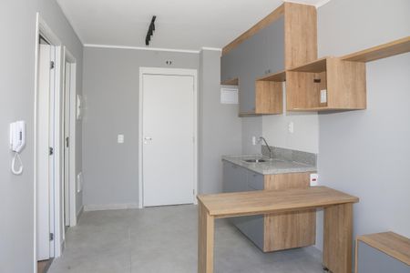 Sala e Cozinha de apartamento para alugar com 1 quarto, 27m² em Vila Romana, São Paulo