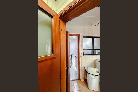 Banheiro de serviço de apartamento para alugar com 3 quartos, 93m² em Vila Azevedo, São Paulo