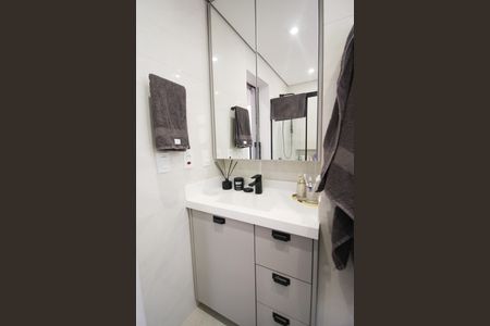Apartamento à venda com 115m², 3 quartos e 2 vagas Apartamento à venda com 115m², 3 quartos e 2 vagasBanheiro da Suíte
