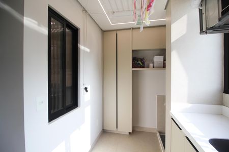 Apartamento à venda com 115m², 3 quartos e 2 vagas Apartamento à venda com 115m², 3 quartos e 2 vagasÁrea de Serviço