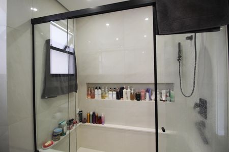 Apartamento à venda com 115m², 3 quartos e 2 vagas Apartamento à venda com 115m², 3 quartos e 2 vagasBanheiro da Suíte