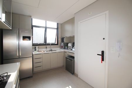 Apartamento à venda com 115m², 3 quartos e 2 vagas Apartamento à venda com 115m², 3 quartos e 2 vagasCozinha