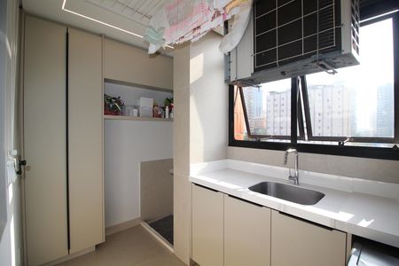 Apartamento à venda com 115m², 3 quartos e 2 vagas Apartamento à venda com 115m², 3 quartos e 2 vagasÁrea de Serviço