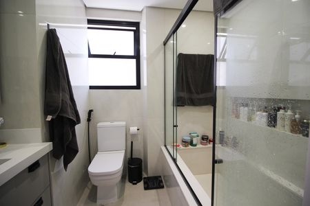 Apartamento à venda com 115m², 3 quartos e 2 vagas Apartamento à venda com 115m², 3 quartos e 2 vagasBanheiro da Suíte