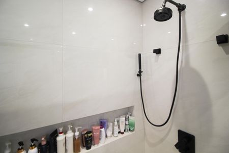 Apartamento à venda com 115m², 3 quartos e 2 vagas Apartamento à venda com 115m², 3 quartos e 2 vagasBanheiro da Suíte
