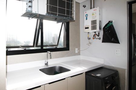 Apartamento à venda com 115m², 3 quartos e 2 vagas Apartamento à venda com 115m², 3 quartos e 2 vagasÁrea de Serviço