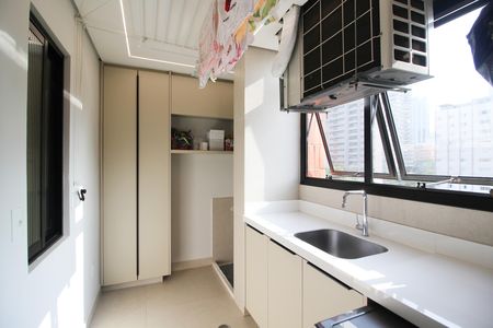 Apartamento à venda com 115m², 3 quartos e 2 vagas Apartamento à venda com 115m², 3 quartos e 2 vagasÁrea de Serviço