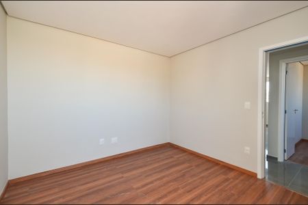 Apartamento à venda com 122m², 3 quartos e 2 vagas Apartamento à venda com 122m², 3 quartos e 2 vagasSuíte