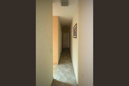 Casa à venda com 280m², 3 quartos e 4 vagas Casa à venda com 280m², 3 quartos e 4 vagasCorredor