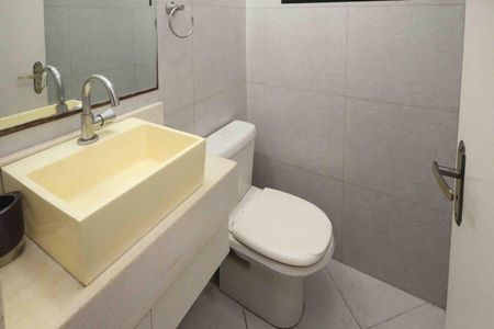 Casa à venda com 280m², 3 quartos e 4 vagas Casa à venda com 280m², 3 quartos e 4 vagasLavabo