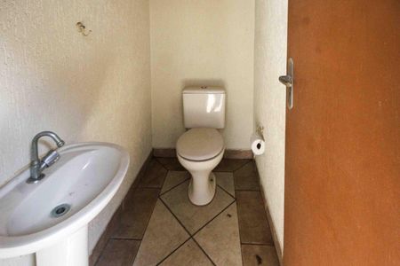 Casa à venda com 280m², 3 quartos e 4 vagas Casa à venda com 280m², 3 quartos e 4 vagasBanheiro de serviço