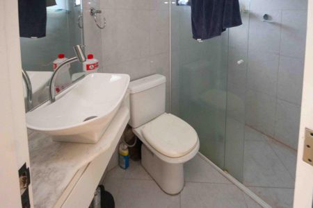 Casa à venda com 280m², 3 quartos e 4 vagas Casa à venda com 280m², 3 quartos e 4 vagasBanheiro da Suite