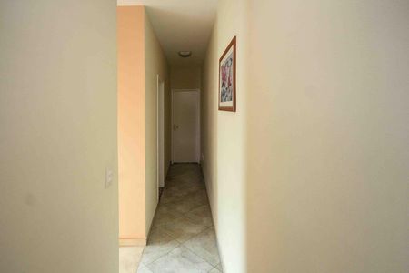 Casa à venda com 280m², 3 quartos e 4 vagas Casa à venda com 280m², 3 quartos e 4 vagasCorredor