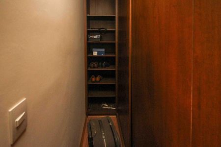 Casa à venda com 280m², 3 quartos e 4 vagas Casa à venda com 280m², 3 quartos e 4 vagasCloset da Suíte