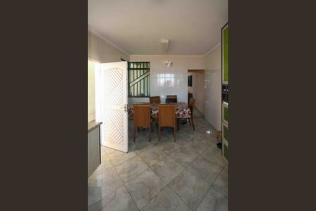 Casa à venda com 280m², 3 quartos e 4 vagas Casa à venda com 280m², 3 quartos e 4 vagasCozinha