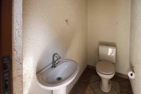Casa à venda com 280m², 3 quartos e 4 vagas Casa à venda com 280m², 3 quartos e 4 vagasBanheiro de serviço