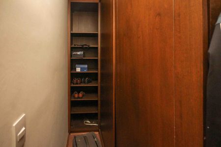 Casa à venda com 280m², 3 quartos e 4 vagas Casa à venda com 280m², 3 quartos e 4 vagasCloset da Suíte