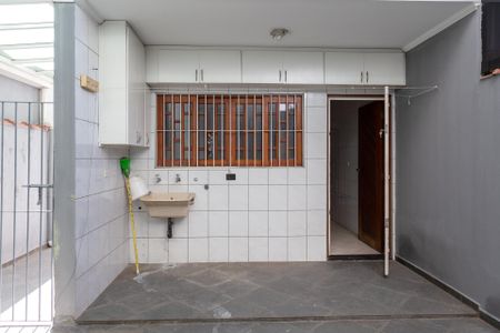 Casa para alugar com 110m², 3 quartos e 1 vagaÁrea de Serviço