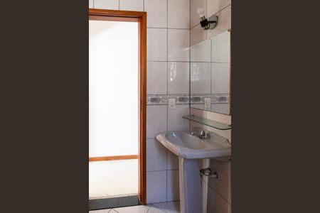Banheiro social de casa para alugar com 3 quartos, 110m² em Jardim Paraventi, Guarulhos