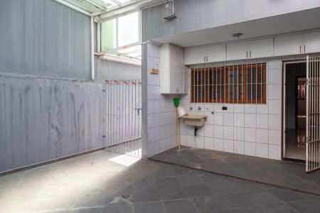 Casa para alugar com 110m², 3 quartos e 1 vagaÁrea de Serviço