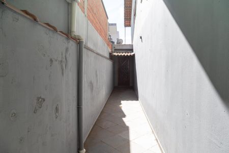 Corredor de casa para alugar com 3 quartos, 110m² em Jardim Paraventi, Guarulhos