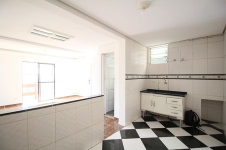 Cozinha de casa para alugar com 1 quarto, 50m² em Jardim Londrina, São Paulo