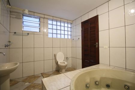 Banheiro de casa para alugar com 1 quarto, 50m² em Jardim Londrina, São Paulo