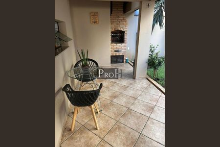 Casa à venda com 250m², 3 quartos e 4 vagas