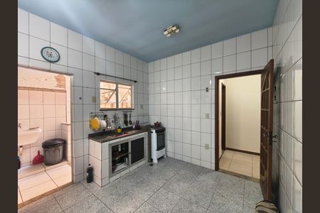 Casa de condomínio para alugar com 215m², 3 quartos e 1 vaga