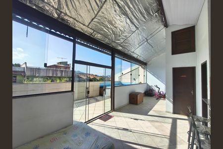 Casa de condomínio para alugar com 215m², 3 quartos e 1 vaga