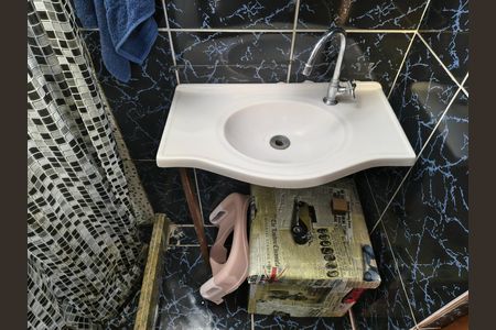 Casa de condomínio para alugar com 215m², 3 quartos e 1 vaga