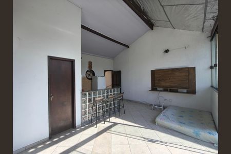 Casa de condomínio para alugar com 215m², 3 quartos e 1 vaga