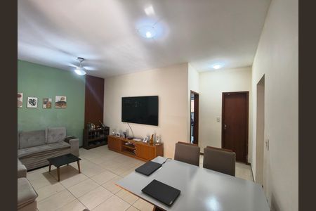 Casa de Condomínio para alugar com 3 quartos, 215m² em Taquara, Rio de Janeiro