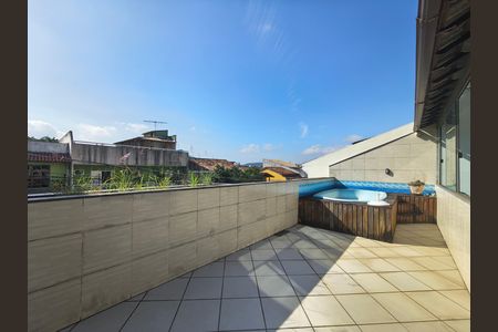 Casa de condomínio para alugar com 215m², 3 quartos e 1 vaga