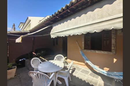 Casa de condomínio para alugar com 215m², 3 quartos e 1 vaga