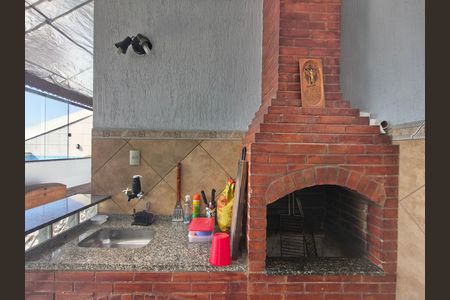 Casa de condomínio para alugar com 215m², 3 quartos e 1 vaga